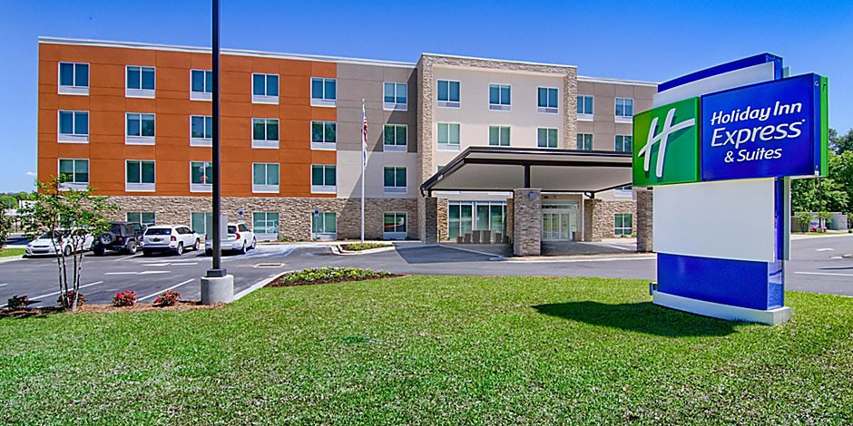 Holiday Inn Express and Suites Mobile - University Area